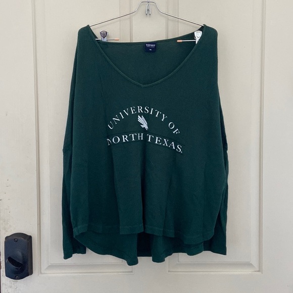 Tops - 💚UNT Shirt